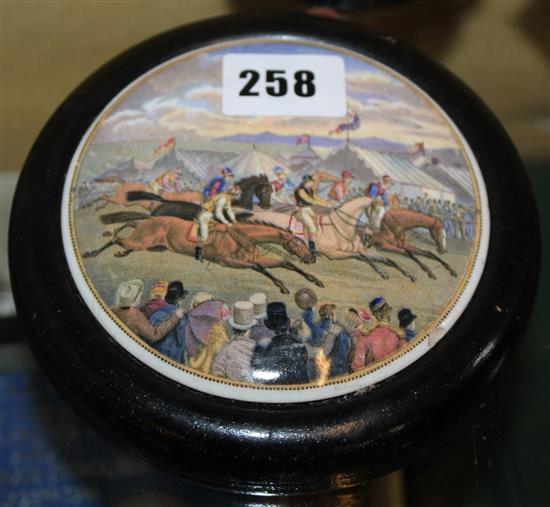 Derby pot lid